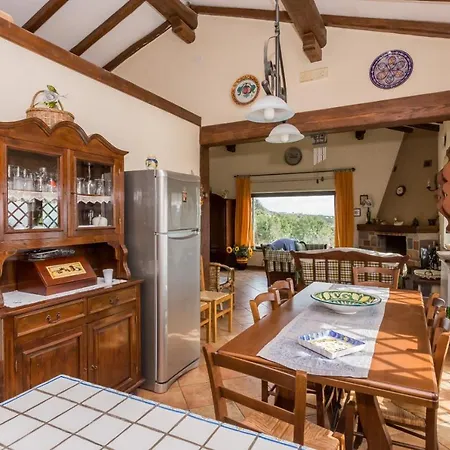 Casa Nel Vigneto تريكاستانيي